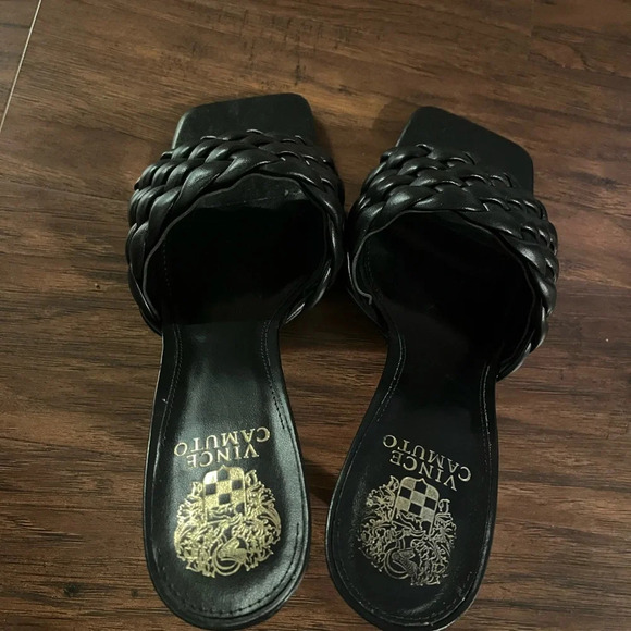 Black Leather quilted Heels by Vince Camuto-NWOT Size 9.5 - Picture 4 of 9